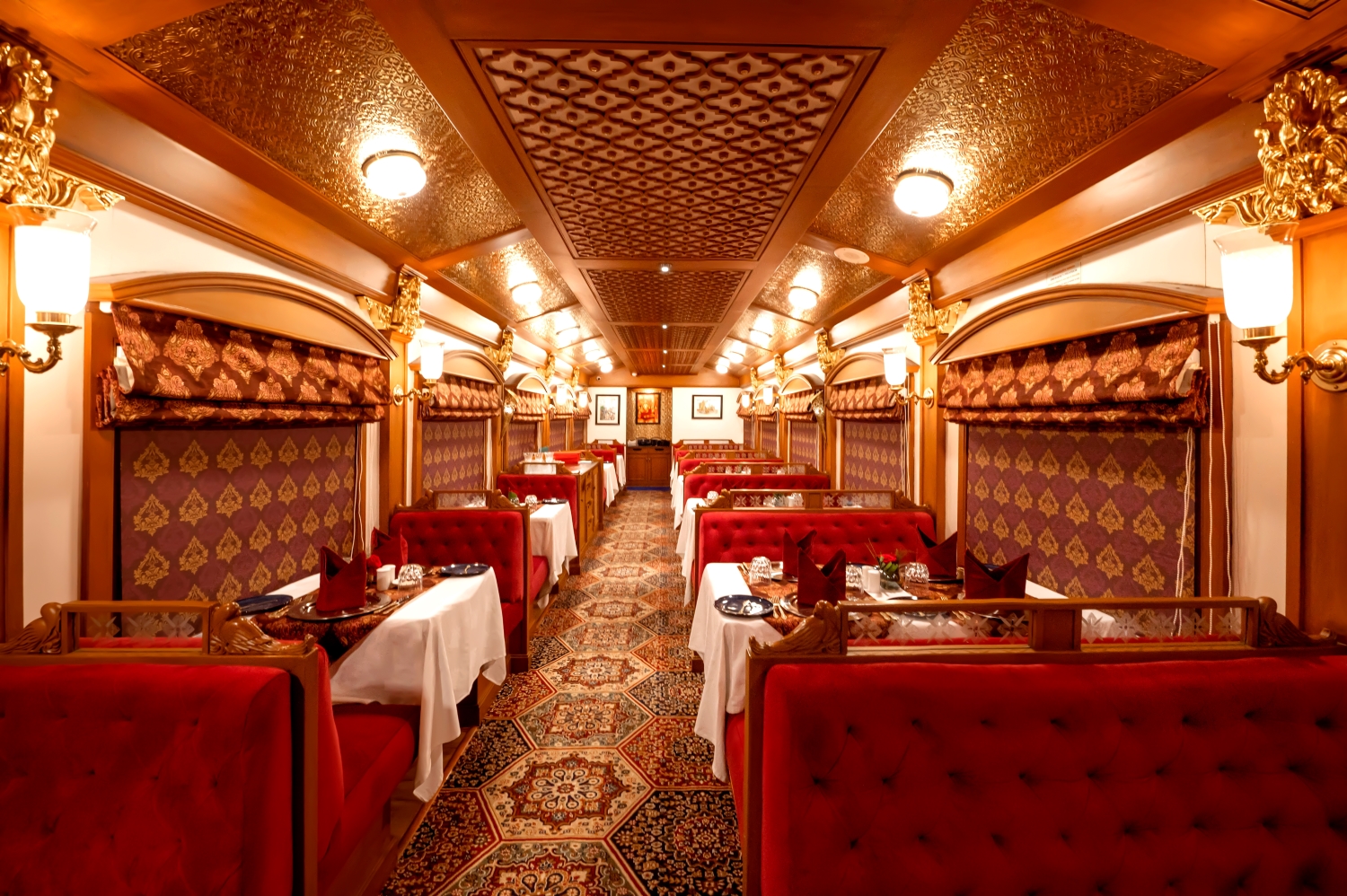 Waavar Restaurant of Deccan Odyssey Train